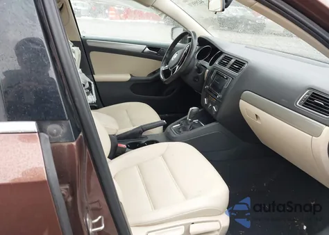 2017 Volkswagen Jetta 1.4T Se z USA, uszkodzony, nr VIN 3VWDB7AJ7HM201444